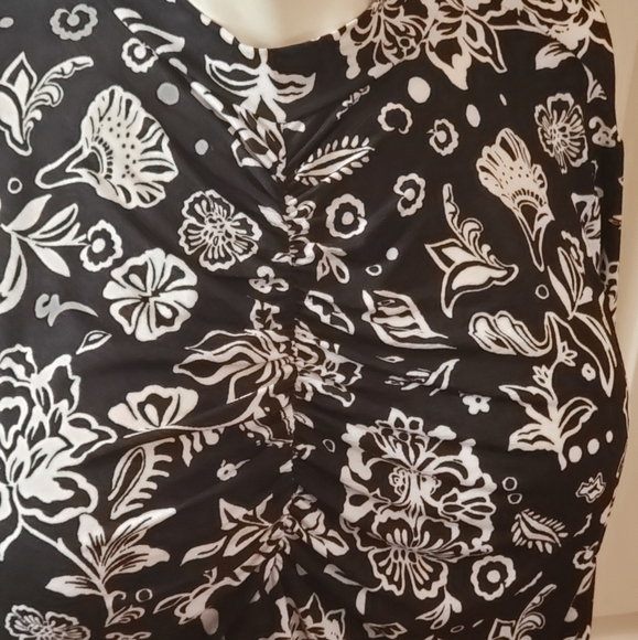 🆕️Ladies lightweight top​ - Picture 4 of 10